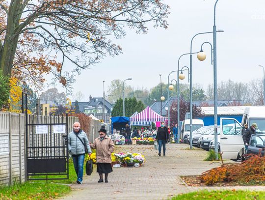 Wtorkowe popołudnie na cmentarzu przy ul. Limanowskiego (zdjęcia)