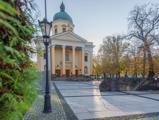 Ruszył remont wokół kościoła garnizonowego (zdjęcia)