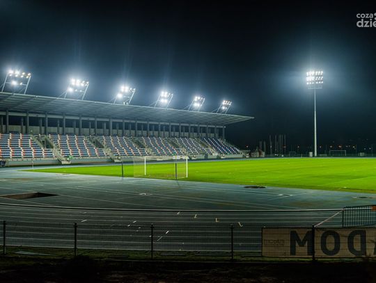 Generalna próba oświetlenia na stadionie MOSiR (zdjęcia)