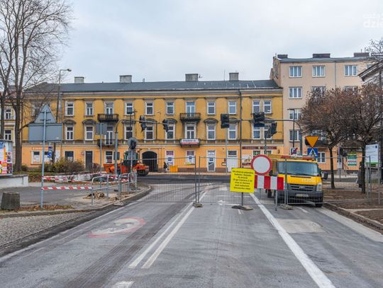 Układają asfalt na ul. 25 Czerwca (zdjęcia) Układają asfalt na ul. 25 Czerwca (zdjęcia)