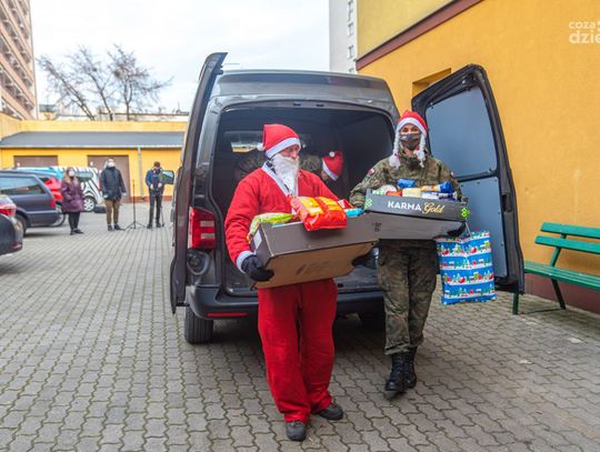 Terytorialsi przekazali paczki do domu dziecka Słoneczny Dom (zdjęcia)