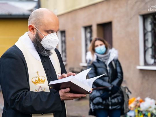 Jedzenie dla bezdomnych od Caritasu (zdjęcia)