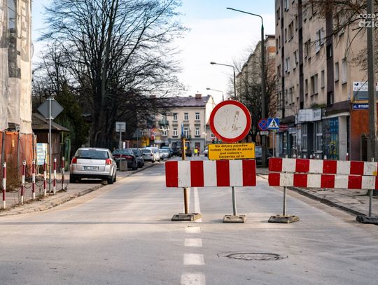 Modernizacja sieci wodociągowej na ul. Waryńskiego (zdjęcia) Modernizacja sieci wodociągowej na ul. Waryńskiego (zdjęcia)