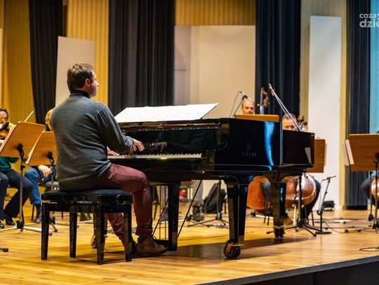 Radomska Orkiestra Kameralna z nowym fortepianem (zdjęcia)