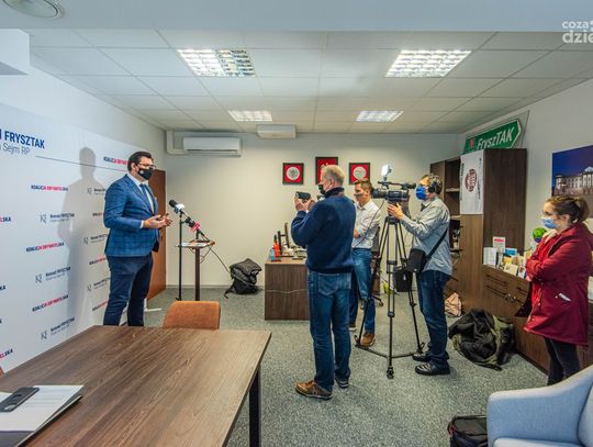 Konrad Frysztak na temat szczepień - konferencja prasowa (zdjęcia)