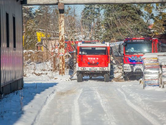 Pożar hali w Pionkach (zdjęcia)