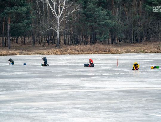 Manewry lodowe Ochotniczej Straży Pożarnej w Jedlni - Letnisko (zdjęcia)