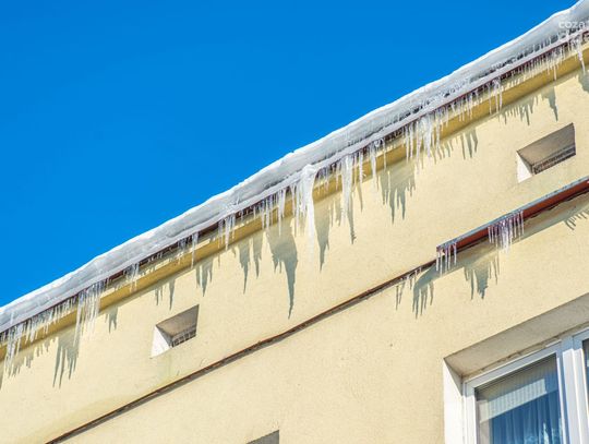 Spacer po mieście w słoneczny zimowy dzień (zdjęcia)