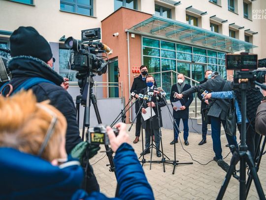 Konferencja prasowa Posłów na Sejm RP, Prezydenta Radomia oraz Marka Pacyny (zdjęcia)