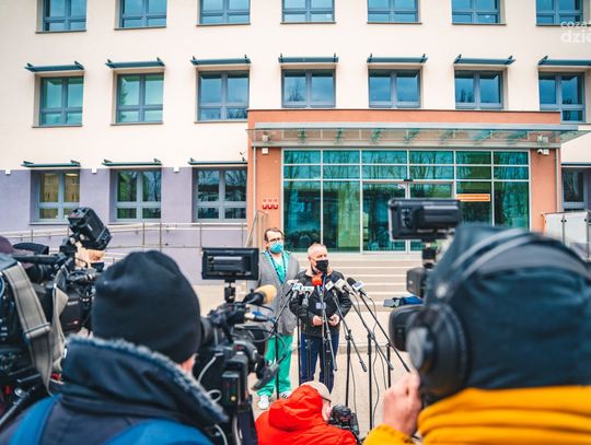 Otwarcie szpitala tymczasowego (zdjęcia) Otwarcie szpitala tymczasowego (zdjęcia)