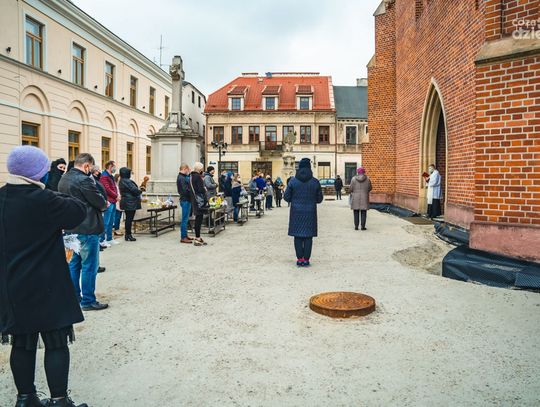 Święcenie pokarmów w wybranych radomskich kościołach (zdjęcia) Święcenie pokarmów w wybranych radomskich kościołach (zdjęcia)