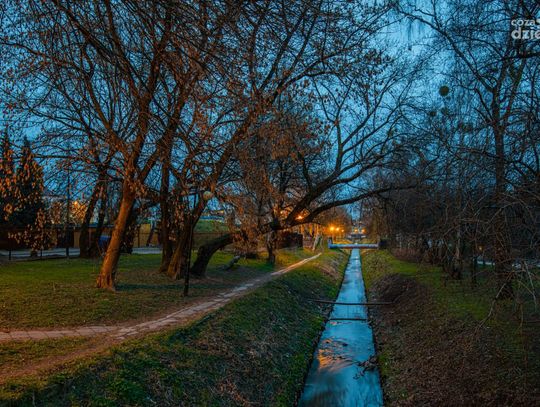 Radom nocą. Osiedle XV-lecia cz. I (zdjęcia)