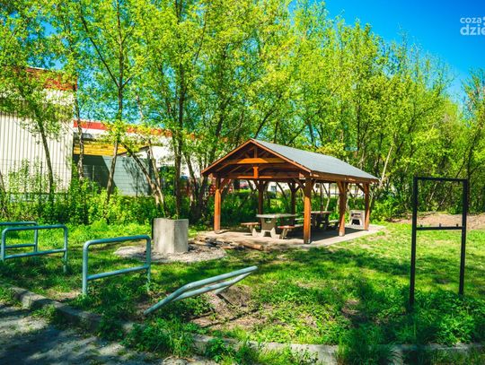 Wandale zniszczyli miejski grill (zdjęcia)