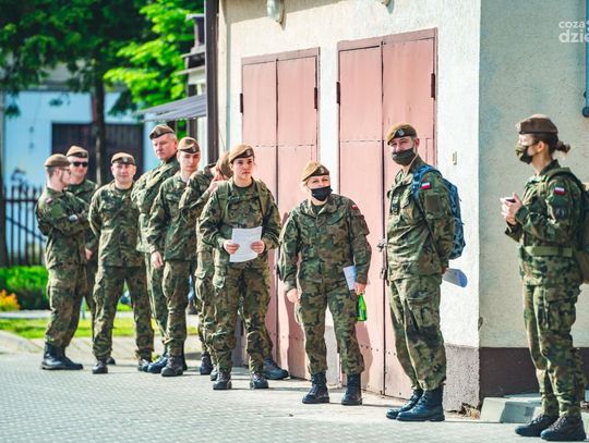 Żołnierze WOT oddają krew (zdjęcia)