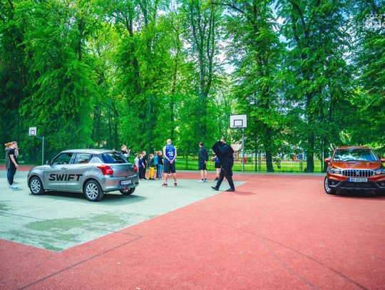 Hydrotruck Radom i Suzuki w PSP 33 z okazji dnia dziecka (zdjęcia)