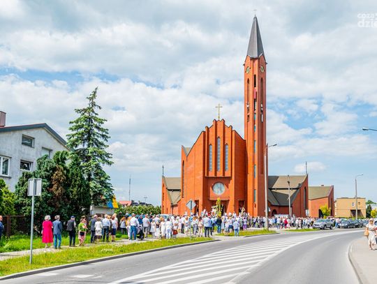 Procesja Bożego Ciała - parafia Matki Boskiej Częstochowskiej (zdjęcia)