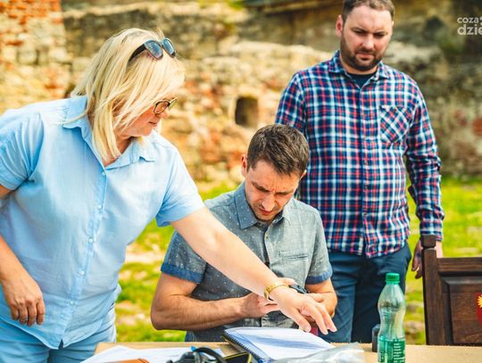 Podpisanie umowy na modernizacje zamku w Iłży (zdjęcia)