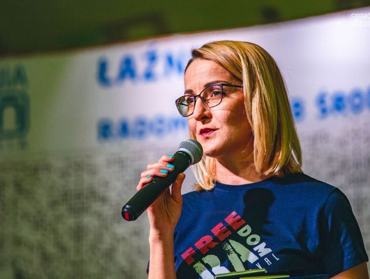 „Nasza Autobiografia" - Wspólne śpiewanie polskich przebojów lat 80. (zdjęcia)