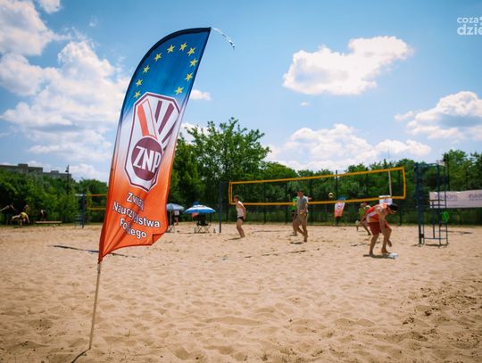 VIII Mistrzostwa Polski Pracowników Oświaty w siatkówce plażowej (zdjęcia)