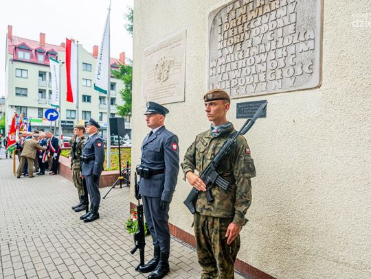 Medale „Pro Bono Poloniae” i „Pro Patria”. Obchody 45. rocznicy Radomskiego Protestu Robotniczego Czerwiec’76 (zdjęcia) Medale „Pro Bono Poloniae” i „Pro Patria”. Obchody 45. rocznicy Radomskiego Protestu Robotniczego Czerwiec’76 (zdjęcia)