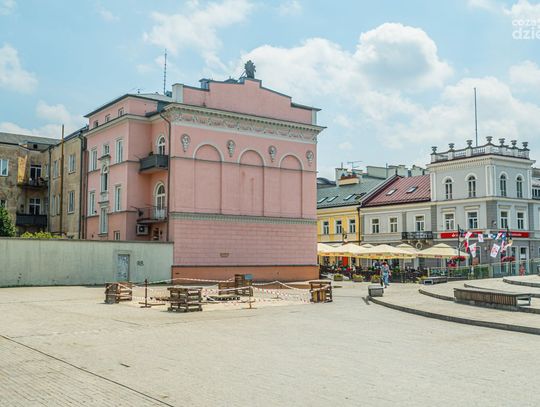 Uszkodzone fontanny przy placu Konstytucji 3 Maja (zdjęcia) Uszkodzone fontanny przy placu Konstytucji 3 Maja (zdjęcia)