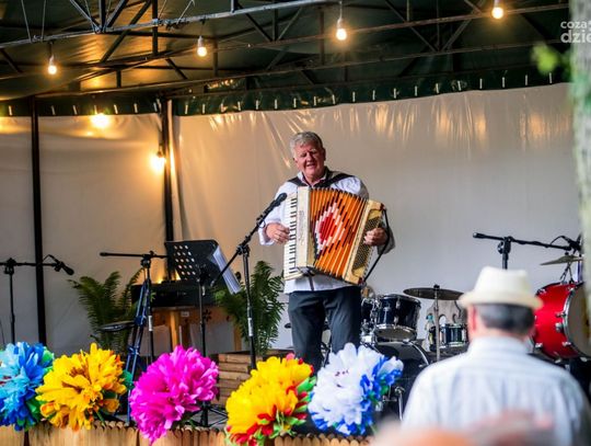 Niedziela z pszczelarstwem i potańcówka w radomskim Skansenie (zdjęcia)