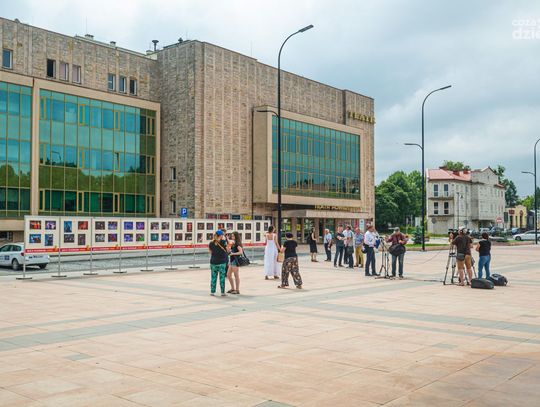 Otwarcie wystawy zdjęć z I edycji "Ulicy Teatralnej" (zdjęcia)