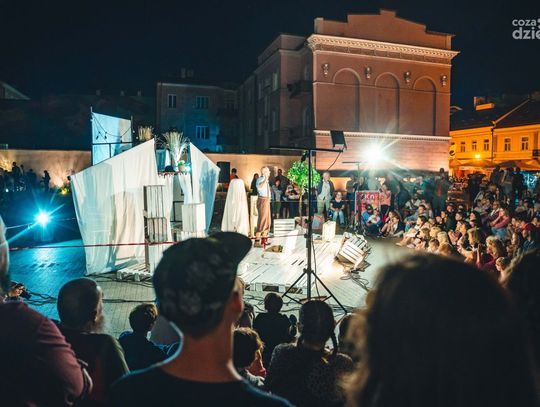 Ulica Teatralna - „Pan i Pani O” (zdjęcia)