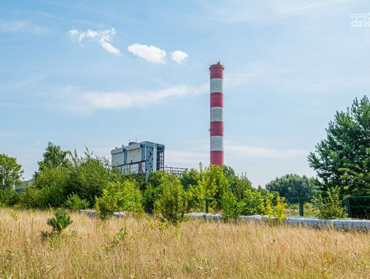 Wyburzanie komina dawnej Elektrociepłowni Radom S.A (zdjęcia)