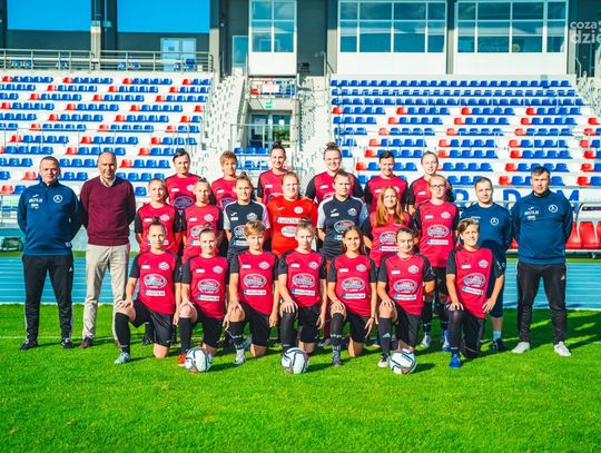 Sesja zdjęciowa piłkarek Hydrotruck Radom (zdjęcia)