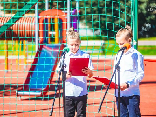 Otwarcie placu zabaw przy PSP 17 (zdjęcia) Otwarcie placu zabaw przy PSP 17 (zdjęcia)