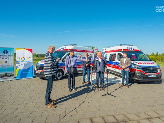 Karetki z Budżetu Obywatelskiego Mazowsza dla Mazowieckiego Szpitala Specjalistycznego (zdjęcia)