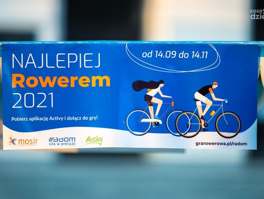 Promocja gry rowerowej "Najlepiej rowerem" z udziałem Sprężystych oraz Mobilnego Muzeum Rowerów (zdjęcia)