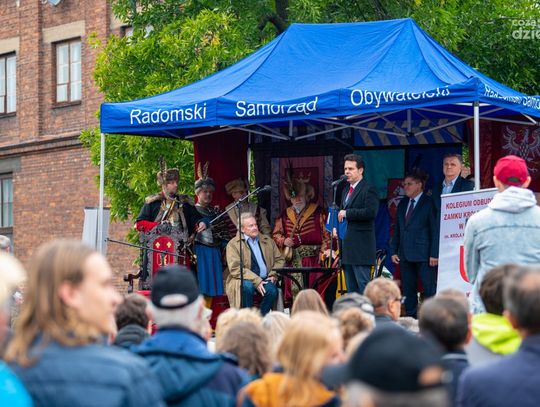 Odsłonięcie rzeźby Zagłoby na skwerze Unii Wileńsko-Radomskiej (zdjęcia)