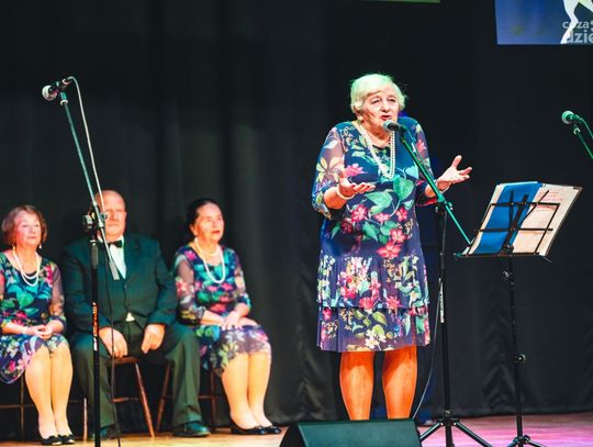 Koncert Anny Tchórzewskiej z
zespołem Perły z lamusa (zdjęcia)
