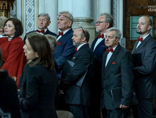 Koncert chóru parafii Najświętszego Serca Jezusowego w Radomiu oraz kwartetu smyczkowego Filharmonii Świętokrzyskiej (zdjęcia) Koncert chóru parafii Najświętszego Serca Jezusowego w Radomiu oraz kwartetu smyczkowego Filharmonii Świętokrzyskiej (zdjęcia)