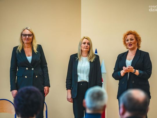 Otwarcie szkoły podstawowej stowarzyszenia Karuzela (zdjęcia)