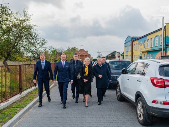 Uroczyste otwarcie kompleksu sportowego w PSP w Starych Zawadach (zdjęcia)