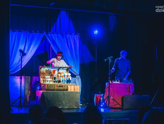 Wkręć się w teatr: Igraszki z Dropsem (zdjęcia) Wkręć się w teatr: Igraszki z Dropsem (zdjęcia)