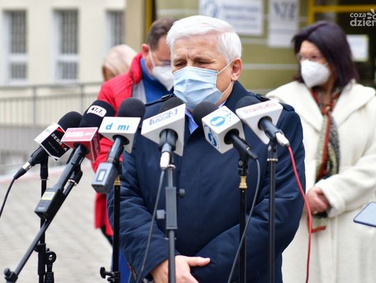 Radomski Szpital Specjalistyczny o sytuacji na oddziałach (zdjęcia)