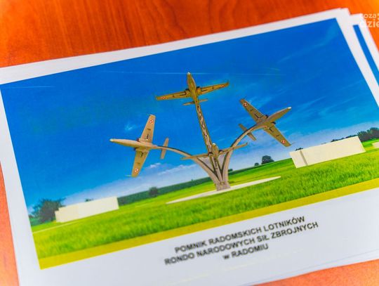 Konferencja na temat pomnika Radomskich Lotników (zdjęcia) Konferencja na temat pomnika Radomskich Lotników (zdjęcia)