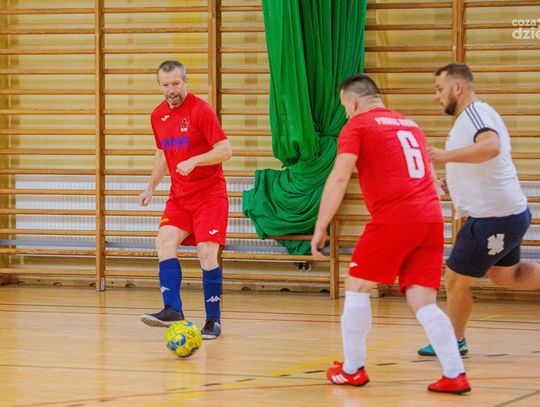 Piłkarski Turniej Mikołajkowy w Mirowie (zdjęcia)