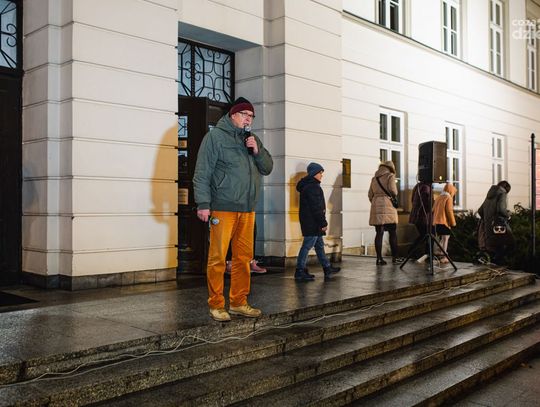 Protest w sprawie "lex TVN" na placu Corazziego (zdjęcia)