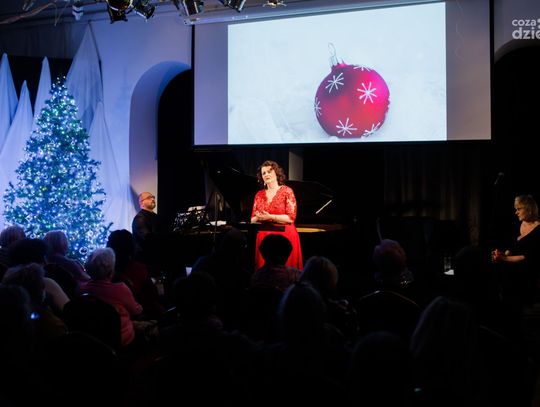 Monika Świostek zaśpiewała najpiękniejsze polskie kolędy w Łaźni (zdjęcia)