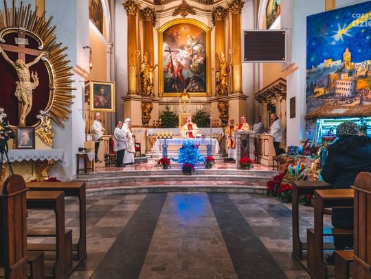 Błogosławieństwo pamiątkowej tablicy
o. Czumy SJ (zdjęcia) Błogosławieństwo pamiątkowej tablicy
o. Czumy SJ (zdjęcia)