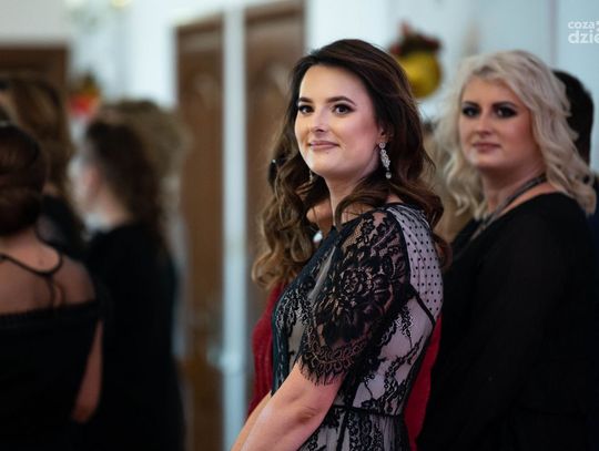 Studniówki 2022:  VII Liceum Ogólnokształcące im. K.K. Baczyńskiego (zdjęcia)