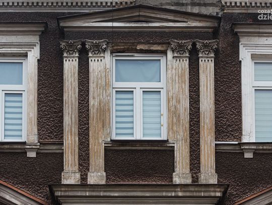 Spacerkiem po mieście: Kamienica przy ul. Żeromskiego 30 (zdjęcia)