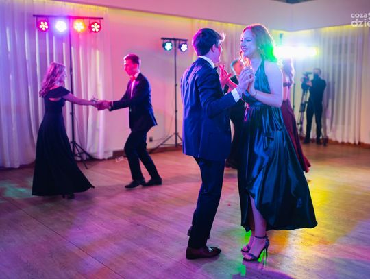 Studniówki 2022: I LO w Kozienicach (zdjęcia)