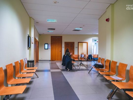 Rozprawa ws. pobicia właścicielki Żabki