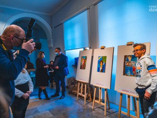 Rozstrzygnięcie powiatowego konkursu plastycznego „Co nam w duszy gra” (zdjęcia)